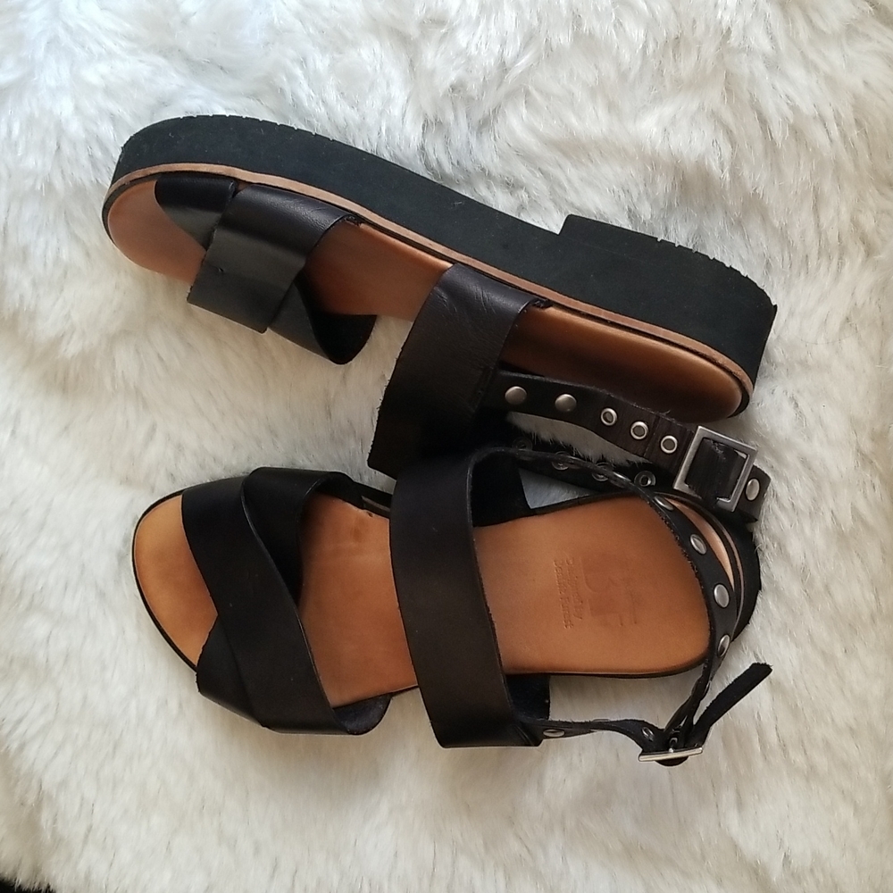 Beatriz Furest black sandles